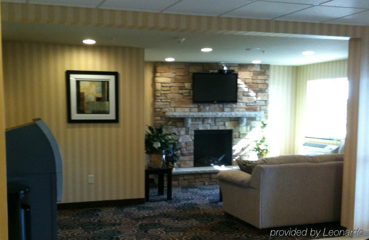 Boarders Inn & Suites By Cobblestone Hotels - Oshkosh Intérieur photo