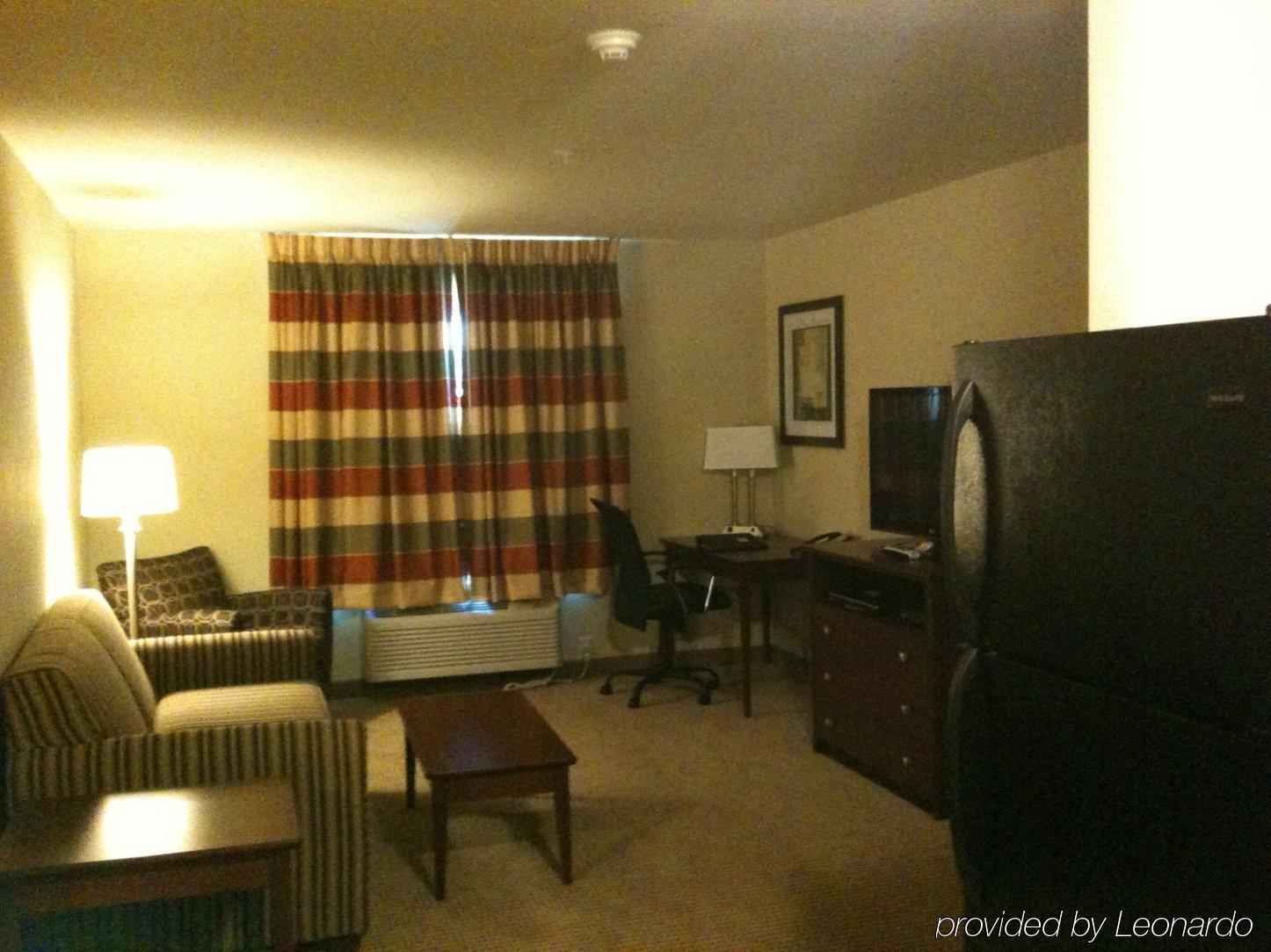 Boarders Inn & Suites By Cobblestone Hotels - Oshkosh Chambre photo