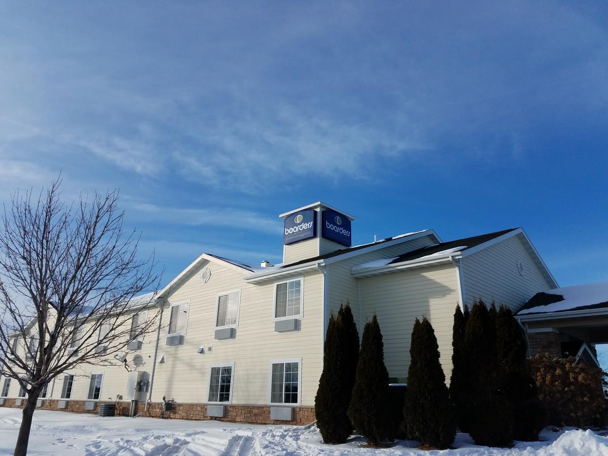 Boarders Inn & Suites By Cobblestone Hotels - Oshkosh Extérieur photo