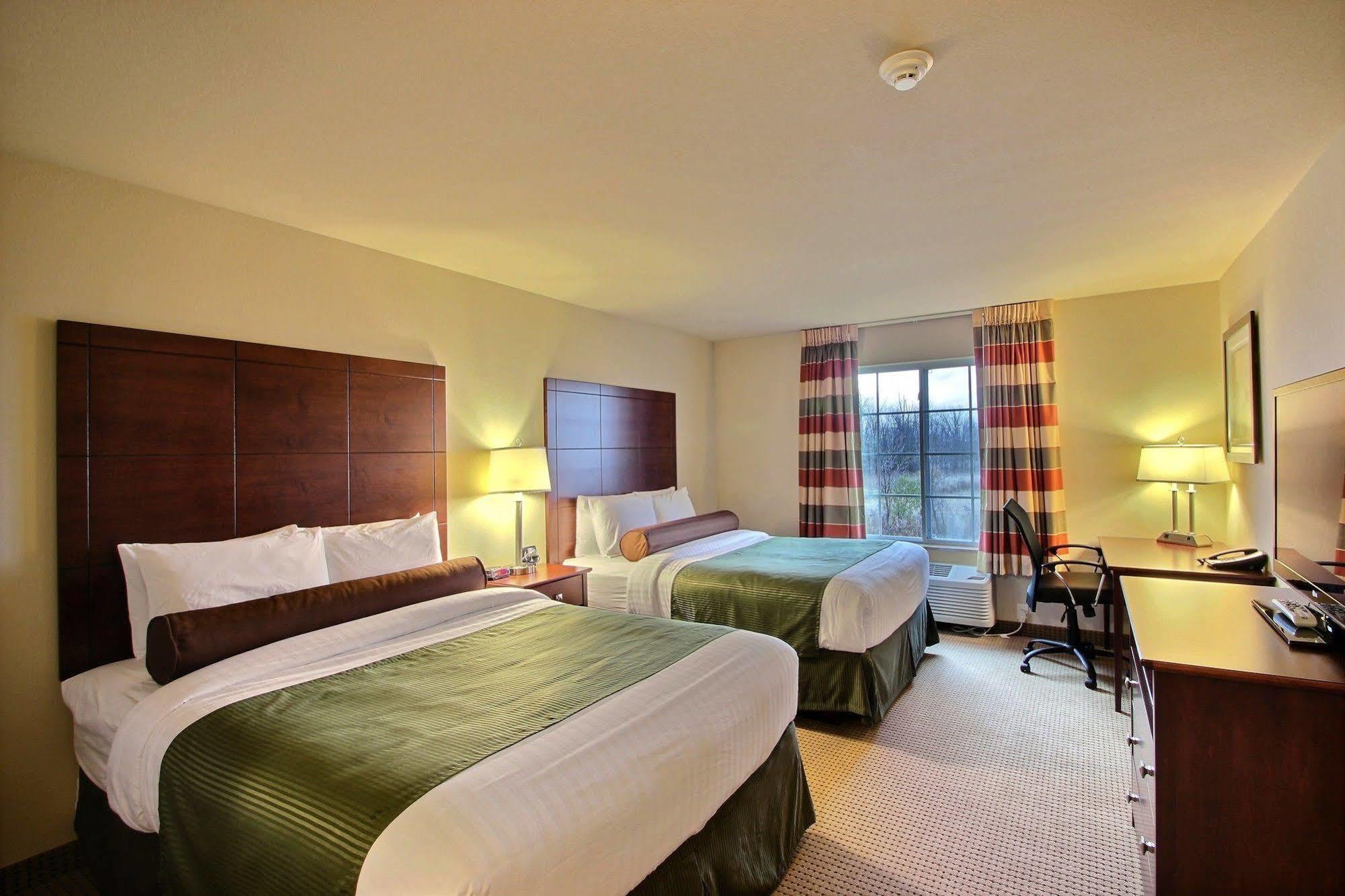 Boarders Inn & Suites By Cobblestone Hotels - Oshkosh Extérieur photo